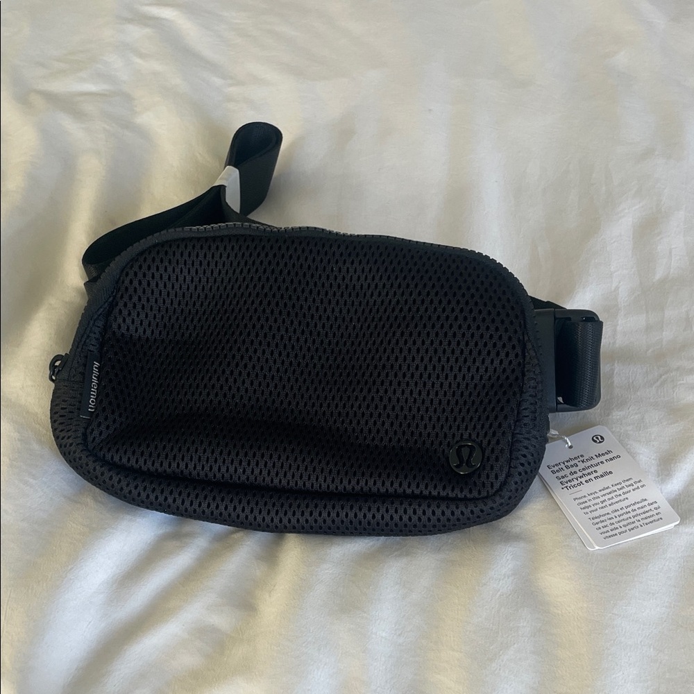 lululemon athletica Black Everywhere Belt Bag *knit mesh